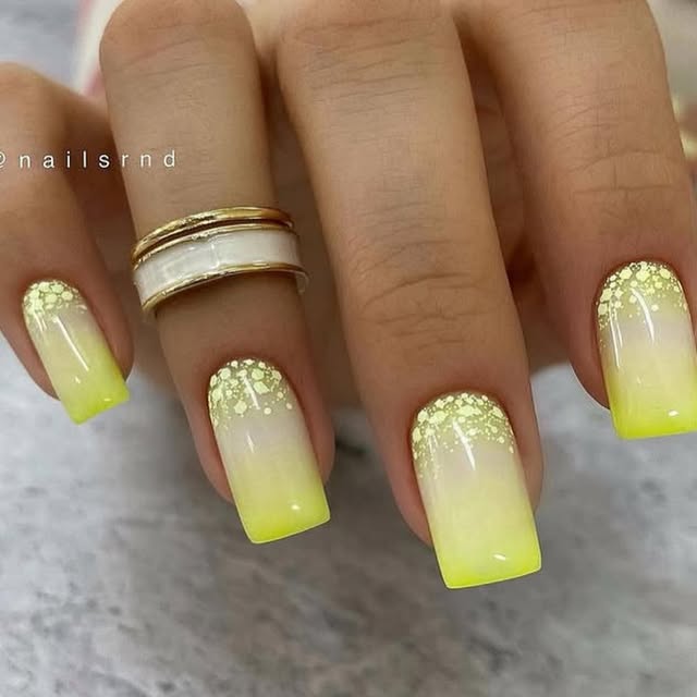  ......nails   'recent posts' 
