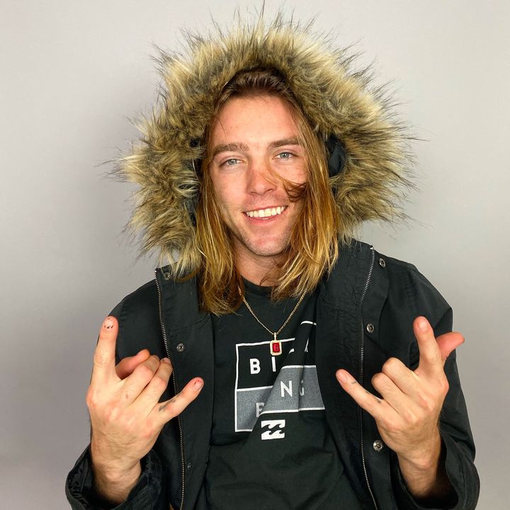 Hire .....world influencer with 9.7m